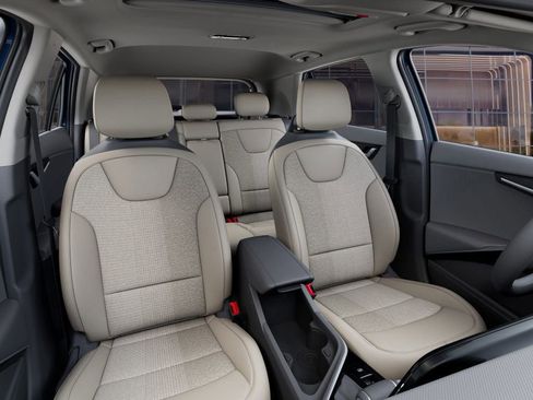 New 2025 Kia Niro EX Touring image 17