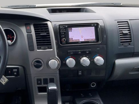 Used 2013 Toyota Tundra 4x4 CrewMax w/ Tow Pkg image 7