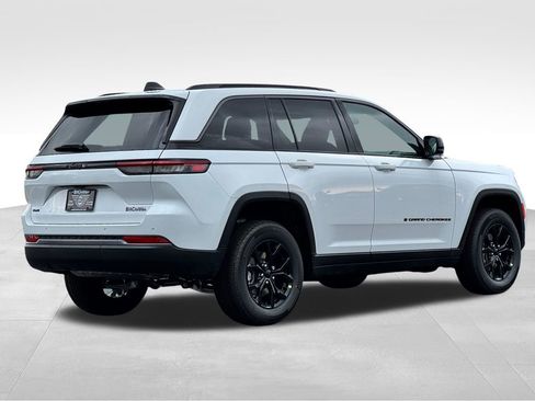 New 2026 Jeep Grand Cherokee Altitude AWD/4WD image 7