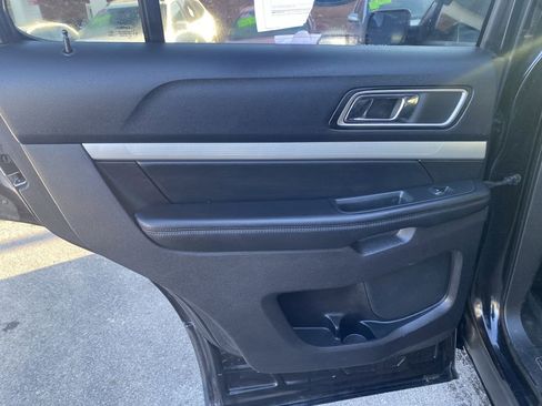 Used 2016 Ford Explorer XLT w/ Equipment Group 202A image 22