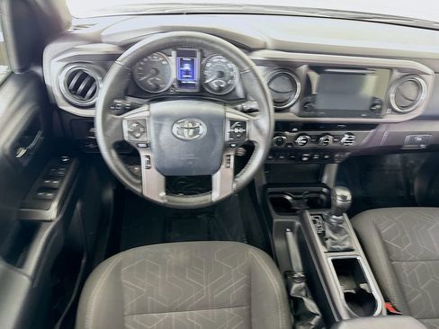 Certified 2018 Toyota Tacoma TRD Sport w/ Technology Package AWD/4WD image 4
