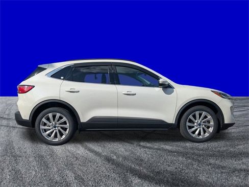 Certified 2022 Ford Escape Titanium w/ Titanium Elite Package image 3