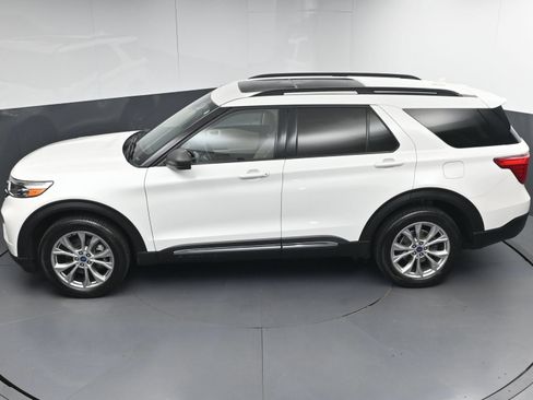 Used 2021 Ford Explorer XLT w/ Equipment Group 202A AWD/4WD image 40