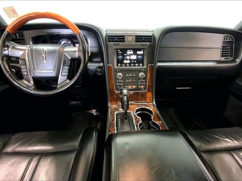 Used 2017 Lincoln Navigator Select RWD image 14