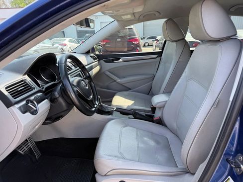 Used 2017 Volkswagen Passat 1.8T R-Line image 2