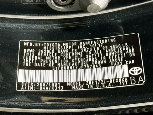 Used 2018 Toyota Corolla LE image 28