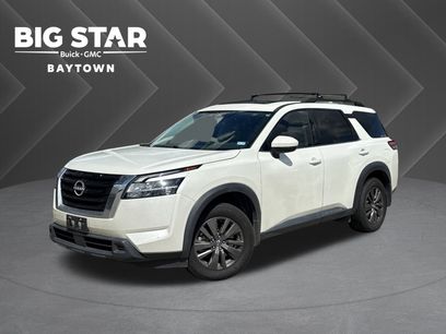 Used 2022 Nissan Pathfinder SV w/ SV Premium Package