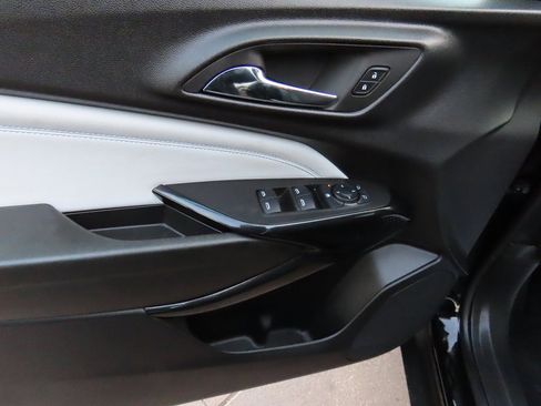 Used 2025 Chevrolet Trax LT w/ LT Convenience Package image 22