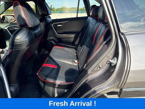 Used 2023 Toyota RAV4 XSE AWD/4WD image 3