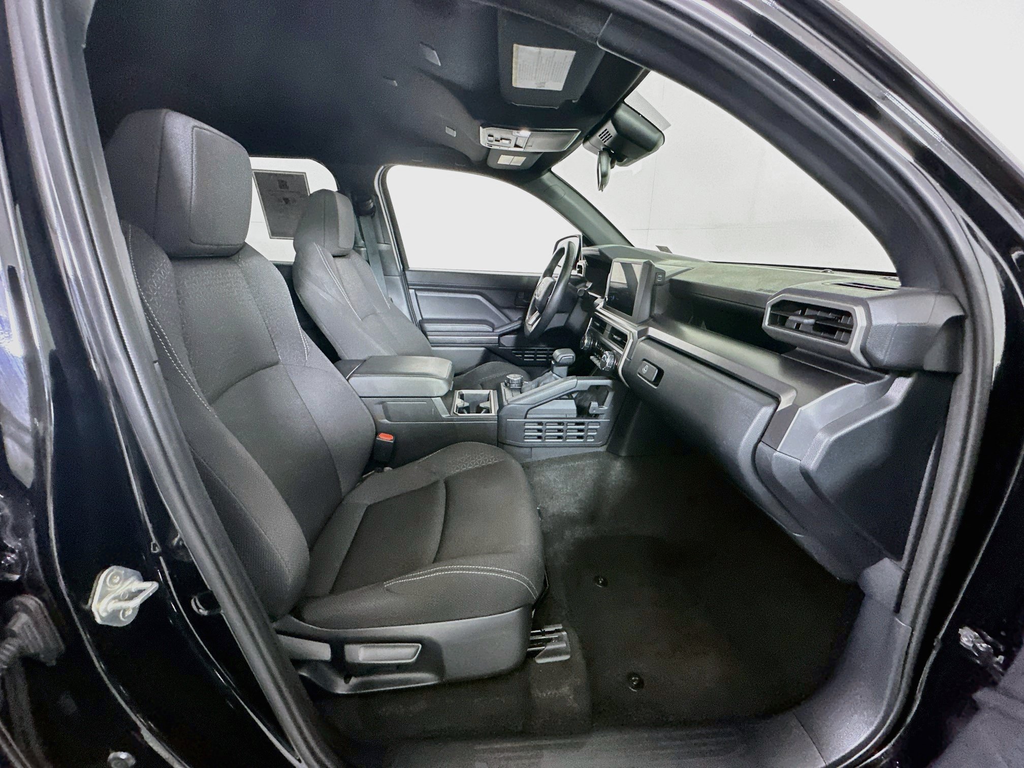 Used 2025 Toyota 4Runner SR5 AWD/4WD image 32