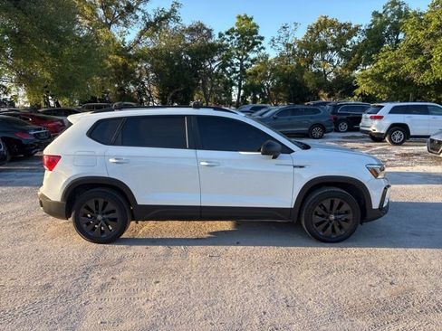 Used 2022 Volkswagen Taos S image 17