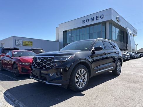 Certified 2025 Ford Explorer Platinum AWD/4WD image 1