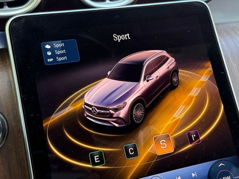 Certified 2026 Mercedes-Benz GLC 300 image 6