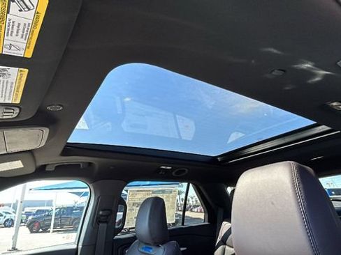 New 2026 Ford Explorer Platinum image 28