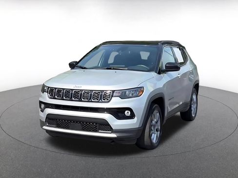 Used 2025 Jeep Compass Limited AWD/4WD image 5