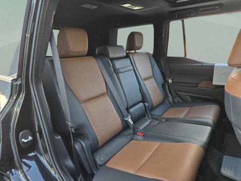 Used 2025 Lexus GX 550 w/ Accessory Package (Z1) AWD/4WD image 24