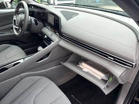 Used 2023 Hyundai Elantra SEL w/ Convenience Package FWD image 24