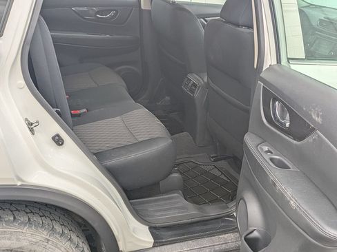 Used 2018 Nissan Rogue SV FWD image 25