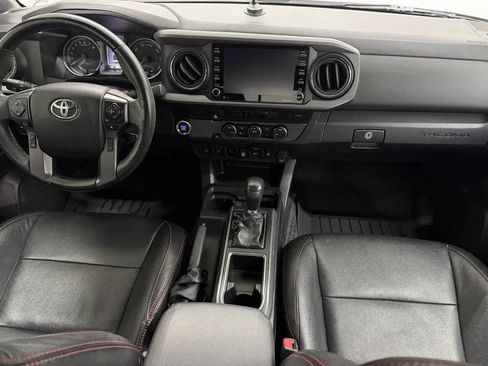Used 2022 Toyota Tacoma TRD Sport RWD image 2