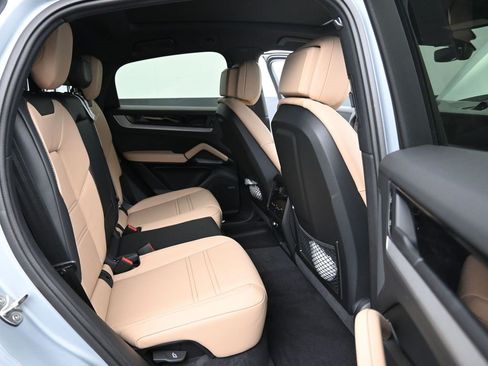 New 2026 Porsche Cayenne E-Hybrid Coupe image 17