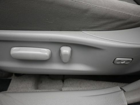 Used 2011 Toyota Camry LE FWD image 12