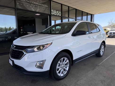 Used 2020 Chevrolet Equinox LS w/ LS Convenience Package image 1