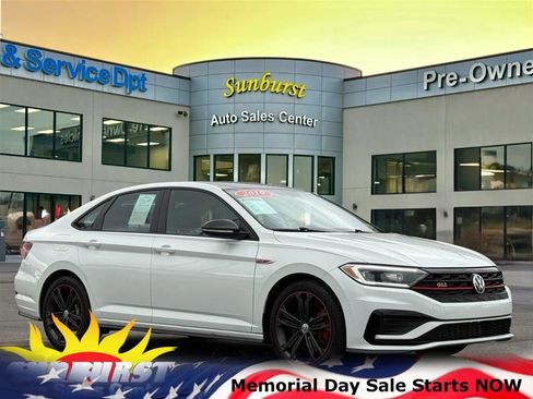 Used 2019 Volkswagen Jetta GLI FWD image 1