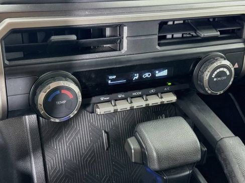 Certified 2025 Toyota 4Runner SR5 AWD/4WD image 17