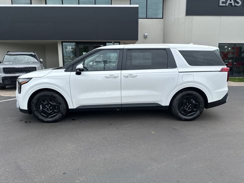 New 2026 Kia Carnival LX image 2