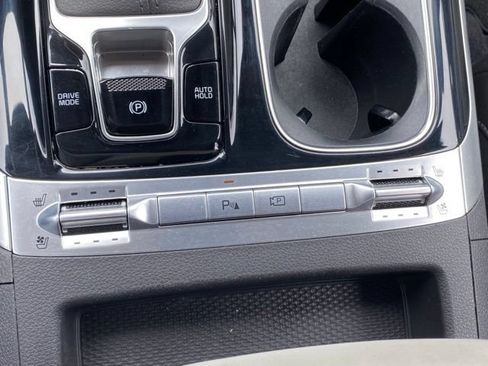 Used 2023 Kia Carnival SX FWD image 21