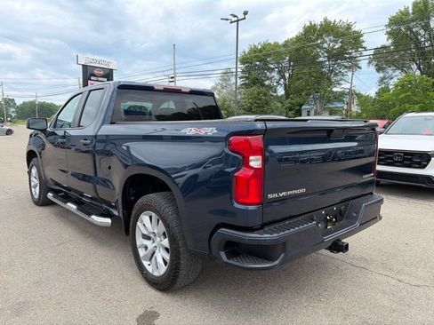 Used 2020 Chevrolet Silverado 1500 Custom w/ Custom Value Package AWD/4WD image 5