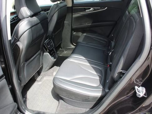 Used 2023 Lincoln Nautilus Reserve AWD/4WD image 15