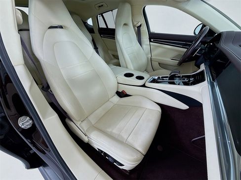 Used 2023 Porsche Panamera Platinum Edition image 30