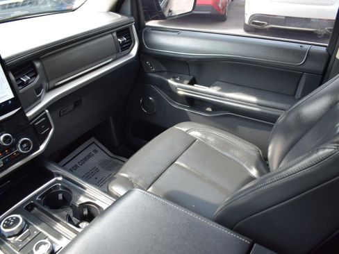 Used 2022 Ford Expedition XLT AWD/4WD image 18