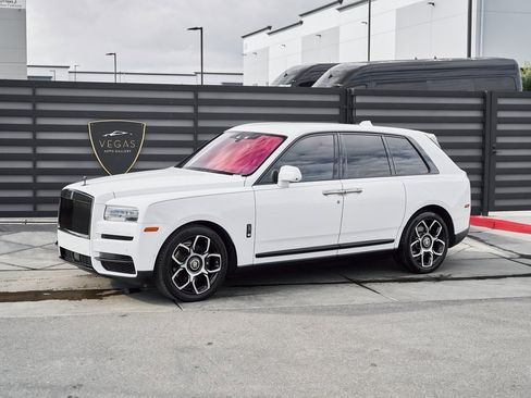 Used 2023 Rolls-Royce Cullinan Black Badge w/ Driver's Package image 6