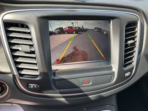 Used 2017 Chrysler 200 Limited Platinum image 12