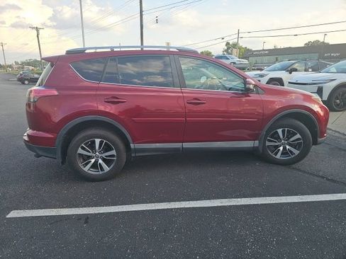 Used 2018 Toyota RAV4 XLE AWD/4WD image 17