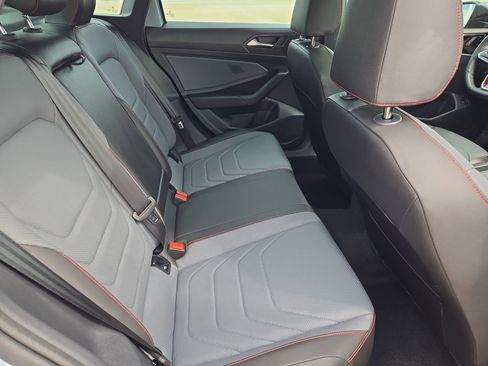Used 2025 Volkswagen Jetta GLI Autobahn FWD image 31