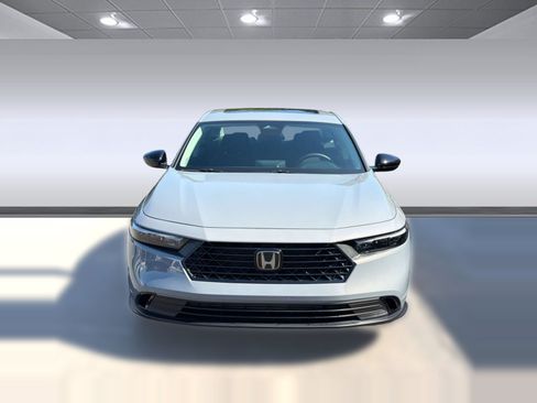 Used 2025 Honda Accord SE image 6