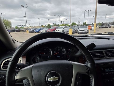 Used 2011 Chevrolet Tahoe LT w/ Regional Value Package RWD image 21