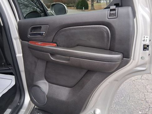 Used 2008 Cadillac Escalade 2WD image 17