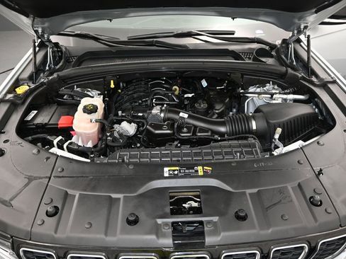 Used 2023 Jeep Grand Cherokee L Limited image 12