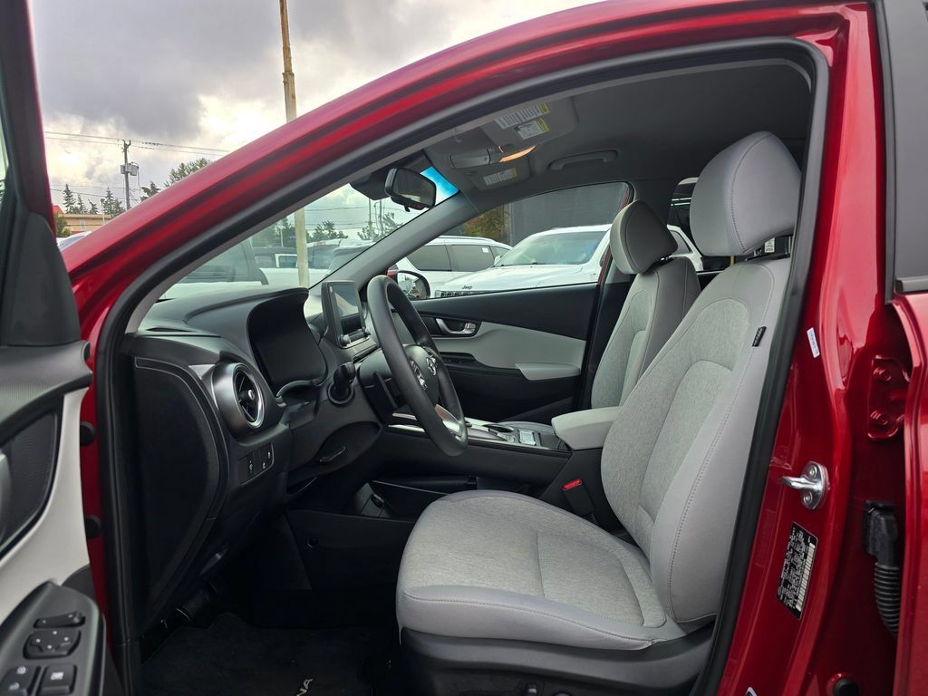 Used 2023 Hyundai Kona SE FWD image 18