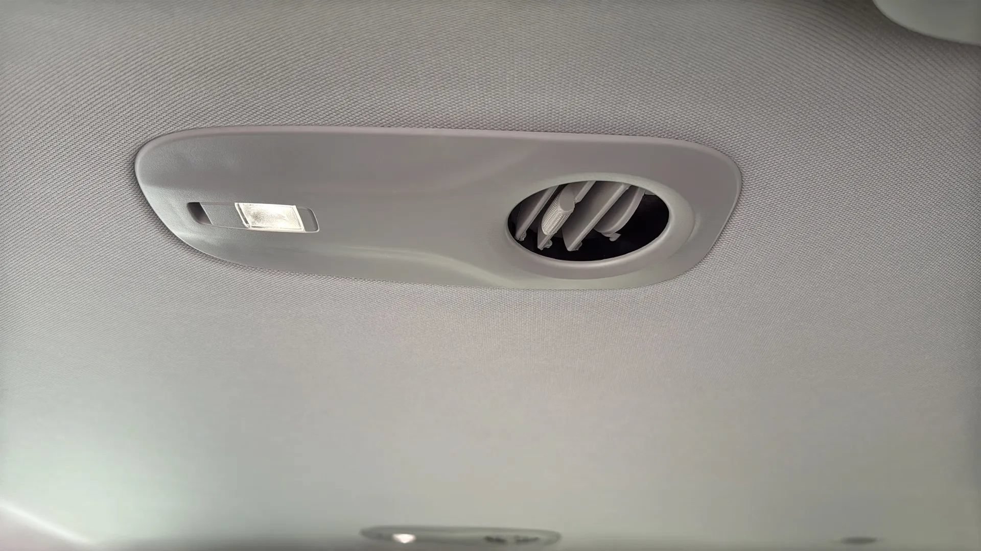 Used 2024 Chrysler Pacifica Touring-L FWD image 14