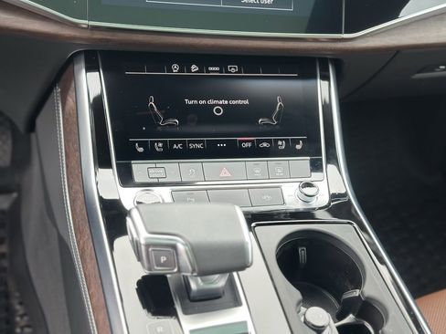 Used 2025 Audi Q8 Premium Plus image 17