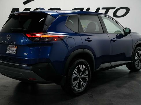 Used 2023 Nissan Rogue SV FWD image 4