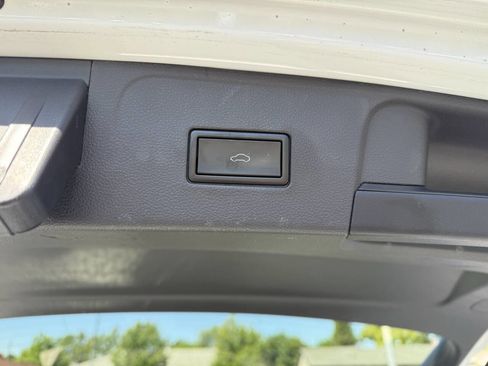 Used 2018 Volkswagen Atlas SE FWD image 22