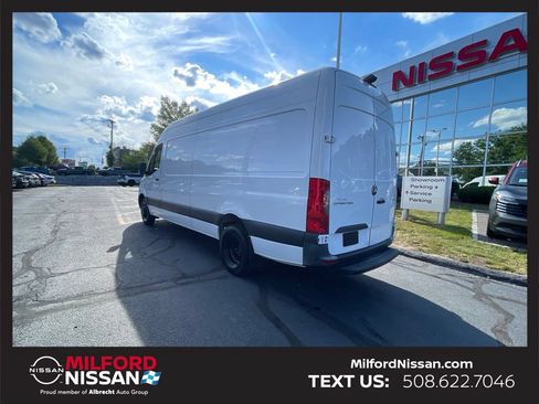 Used 2022 Mercedes-Benz Sprinter 3500 image 3
