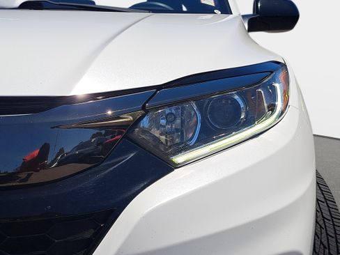 Used 2019 Honda HR-V Sport image 28