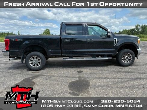 Used 2017 Ford F250 XLT w/ XLT Premium Package AWD/4WD image 1